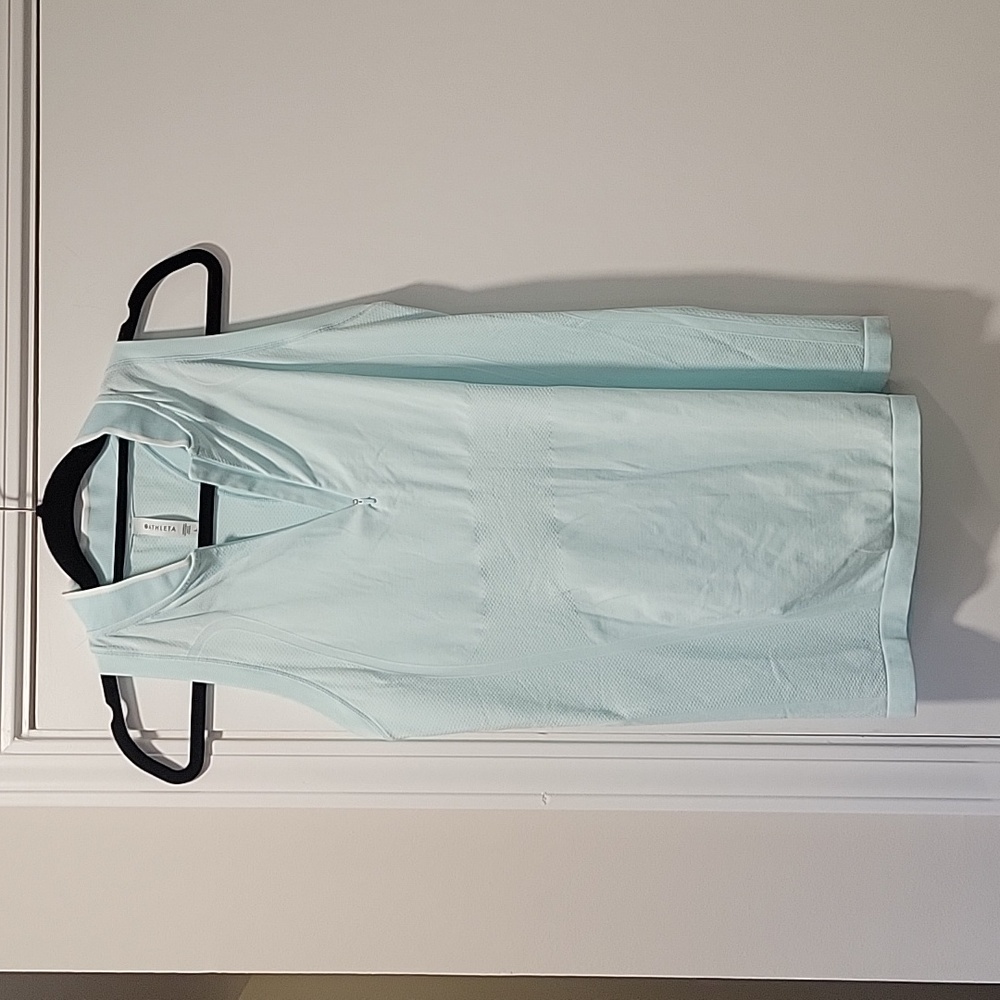 EUC Athelta Momentum Seamless Tank Size L